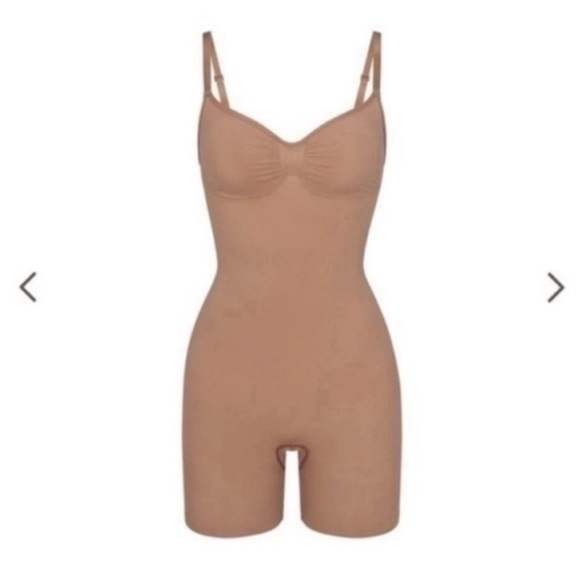 NWOT SKIMS SHAPEWEAR SEAMLESS SCULPT MID THIGH BODYSUIT SIENNA LARGE - Picture 1 of 4